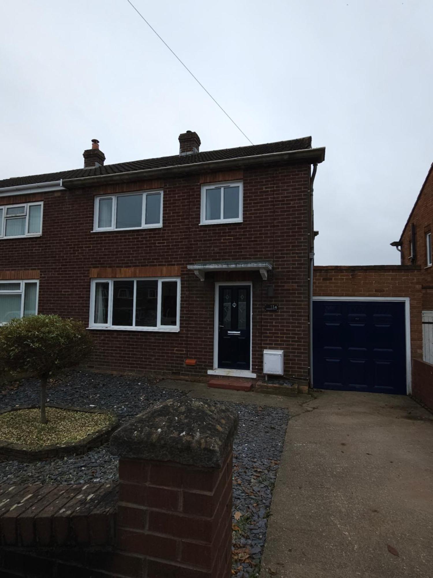 Modern 3 Bedroom Property With Free Driveway Parking By Shire Stays Shrewsbury Exterior photo